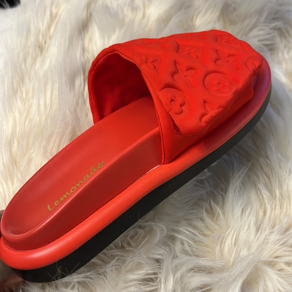Limited Edition Slides RED Miss Lola - Picture 5 of 11